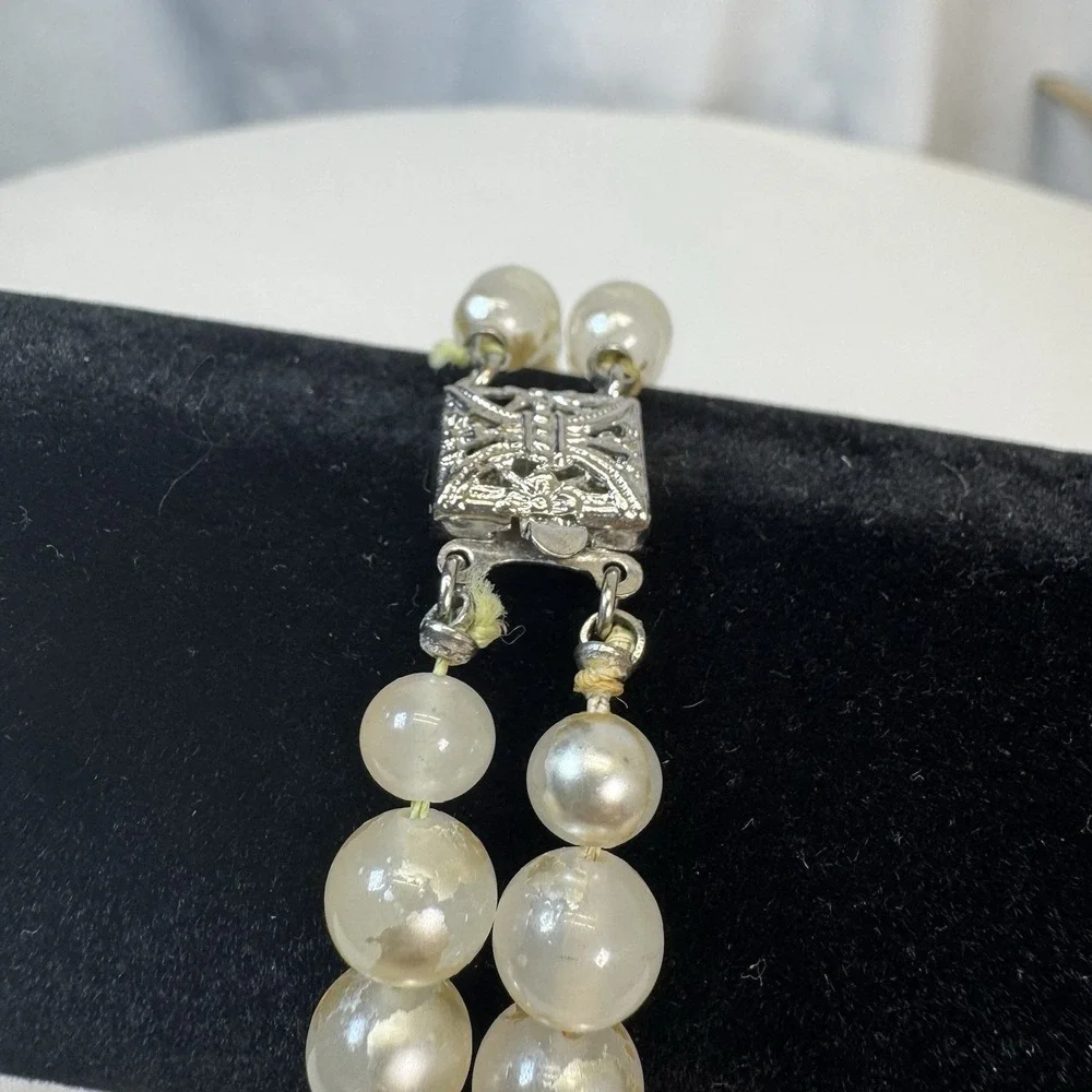 Vintage Double Strand White Beaded Bracelet with Clasp MCM Classic‎ Style